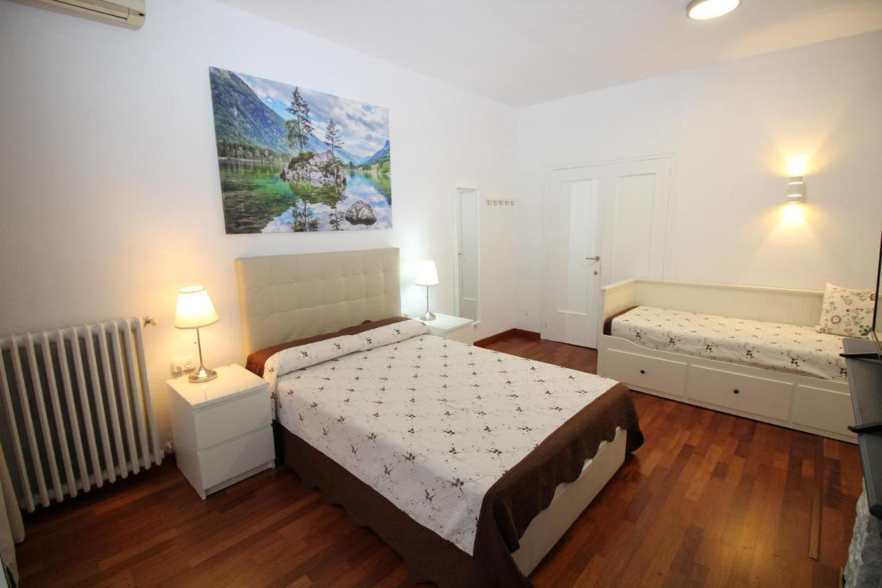 Rooms Viladomat Barcelona Buitenkant foto